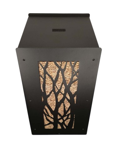 le rangement pour les granulés de bois en noir et en acier
