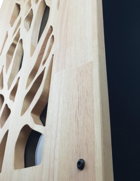 Rangement de granulés de bois en intérieur à proximité du poêle à pellets
