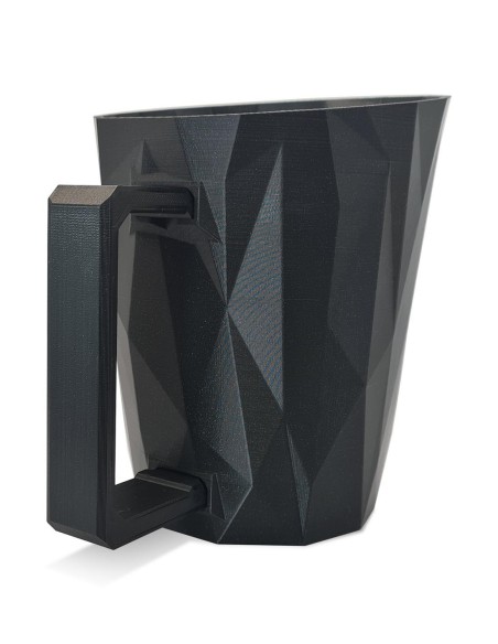 Pellet shovel to fill the pellet stove indoors