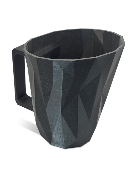 Pellet shovel to fill the pellet stove indoors